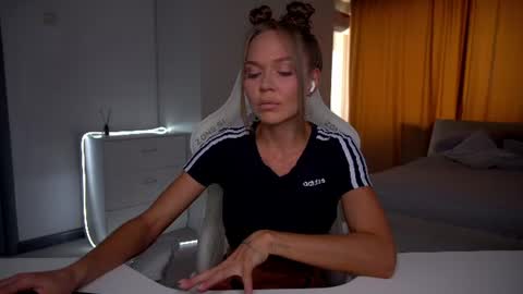 Evelina online show from June 12, 11:42 am