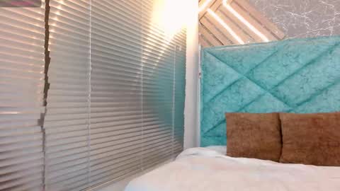 Eveline  online show from February 27, 1:41 am