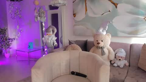 Snapshot of evellynclair chatting on December 1, 10:01 pm Eve  online show from December 1, 10:01 pm