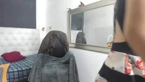 Evelyne online show from October 9, 2:39 am