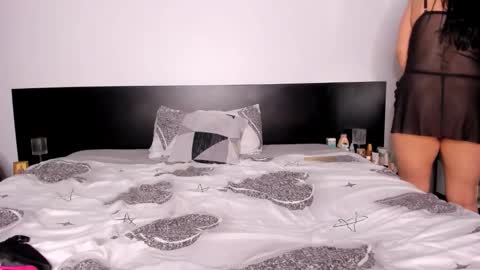 Evelyne online show from December 17, 12:50 am