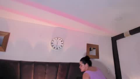 Evelyn Woods online show from December 23, 6:26 pm