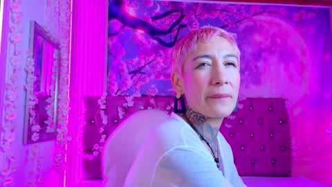 everlyn_sexx online show from February 18, 1:00 pm