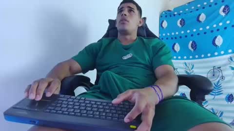 luis online show from January 23, 4:26 pm