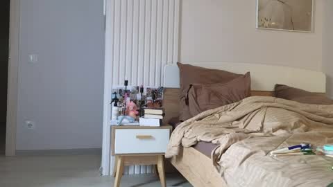 evi_woow online show from April 25, 5:42 am