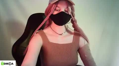 Renesme White Im here from Monday to Friday online show from June 19, 2:06 am
