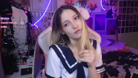 Evie online show from March 12, 3:13 am