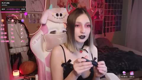 Evie online show from October 29, 12:34 am