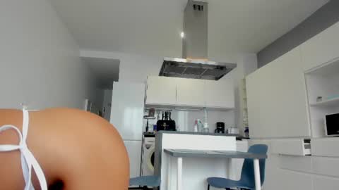Evienne online show from June 11, 7:28 am