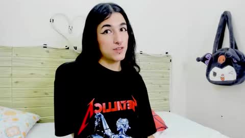 Marley independent model online show from November 22, 8:18 pm