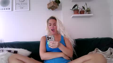 Badblondebunny online show from June 30, 1:38 am