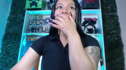 Im Evy online show from July 30, 6:41 pm