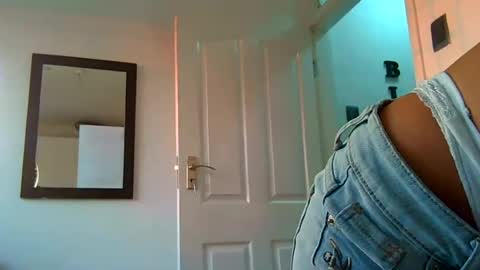 courtney online show from June 24, 5:03 am
