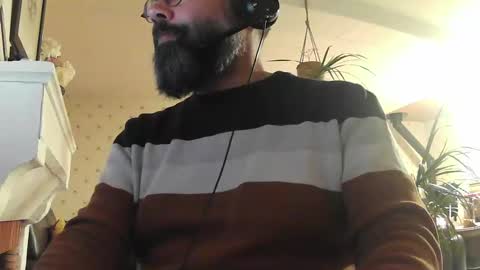 Gio online show from December 1, 4:32 pm