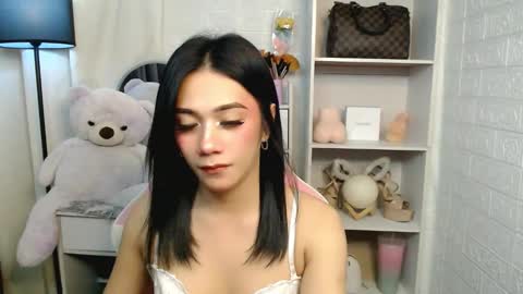 exotictssavie online show from February 26, 10:04 pm