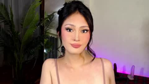 Snapshot of expensive_candyx chatting on December 27, 11:28 am Candy online show from December 27, 11:28 am