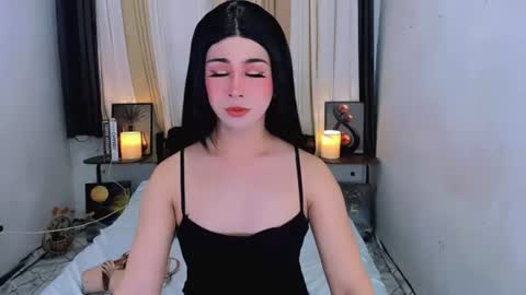 expensive_elise online show from June 18, 11:15 am