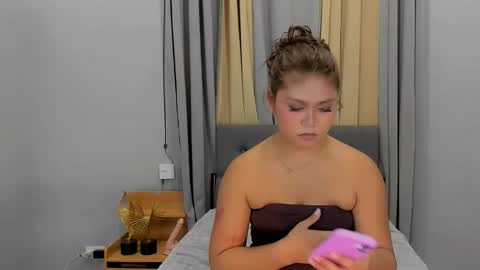 Goddess Molly online show from June 4, 3:40 pm