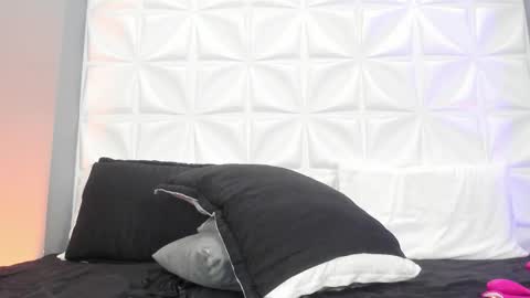 Nina online show from March 19, 6:02 pm