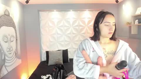 Nina online show from March 21, 2:00 pm