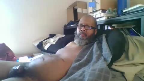 eyequee0007 online show from February 5, 7:50 pm