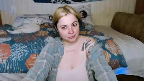 eyes_are_higher16333 online show from June 7, 5:40 pm