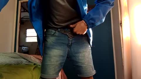 ezequielali online show from October 19, 10:20 am