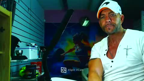 fabxxxl online show from July 18, 8:05 am