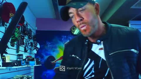 fabxxxl online show from March 3, 8:10 am