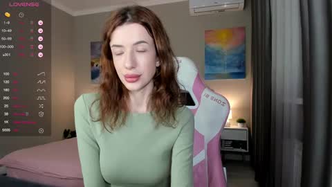 Snapshot of fairy_bloomix chatting on December 9, 1:55 pm Bloom  online show from December 9, 1:55 pm