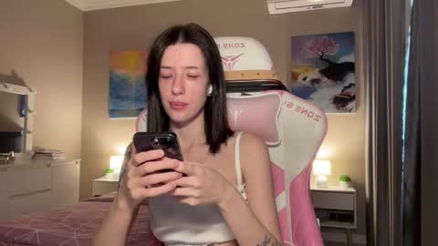 Snapshot of fairy_bloomix chatting on October 17, 9:35 am Bloom  online show from October 17, 9:35 am