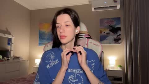 Snapshot of fairy_bloomix chatting on October 22, 9:23 am Bloom  online show from October 22, 9:23 am