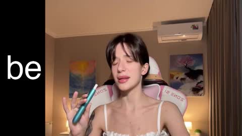 Snapshot of fairy_bloomix chatting on October 10, 3:07 pm Bloom  online show from October 10, 3:07 pm