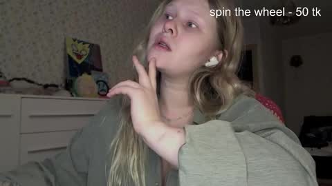 Arisha online show from November 30, 6:04 pm