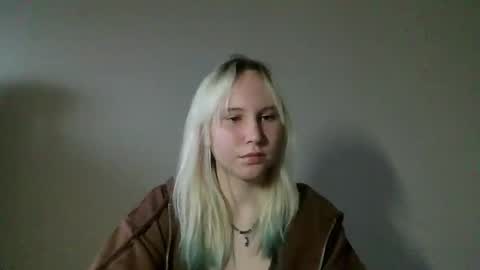 Snapshot of fairyfeller_ chatting on October 16, 3:06 am fairyfeller_ online show from October 16, 3:06 am