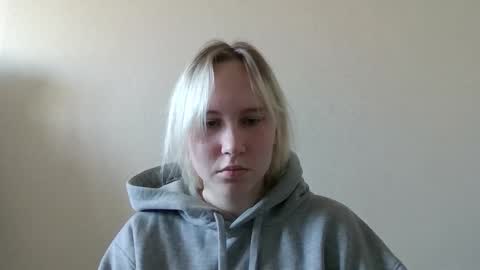 Snapshot of fairyfeller_ chatting on October 23, 9:11 am fairyfeller_ online show from October 23, 9:11 am