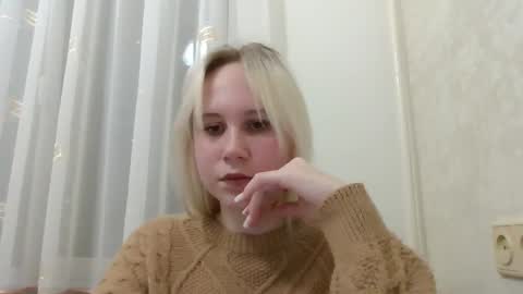 Snapshot of fairyfeller_ chatting on October 4, 4:27 pm fairyfeller_ online show from October 4, 4:27 pm