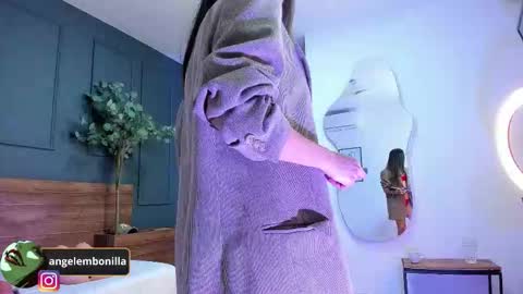 Megan    630  1330 -5 online show from October 15, 12:28 pm