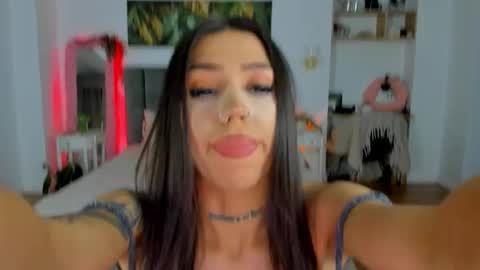 Jennifer online show from November 13, 8:22 pm