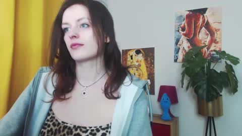 Nadine online show from February 19, 6:22 am