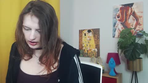 Nadine online show from March 12, 9:23 am