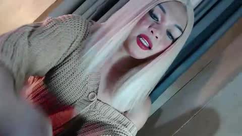 DANIELLA - DONT FORGET TO GIVE ME A THUMBSU UP online show from February 13, 11:19 pm