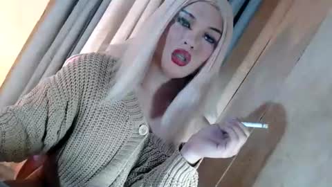 DANIELLA - DONT FORGET TO GIVE ME A THUMBSU UP online show from June 22, 9:33 pm
