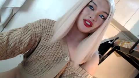DANIELLA - DONT FORGET TO GIVE ME A THUMBSU UP online show from August 2, 11:45 am