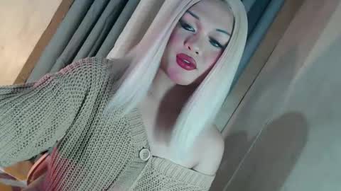 DANIELLA - DONT FORGET TO GIVE ME A THUMBSU UP online show from March 6, 10:14 am