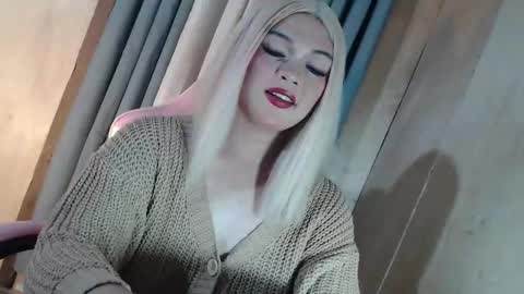 DANIELLA - DONT FORGET TO GIVE ME A THUMBSU UP online show from May 15, 9:44 pm