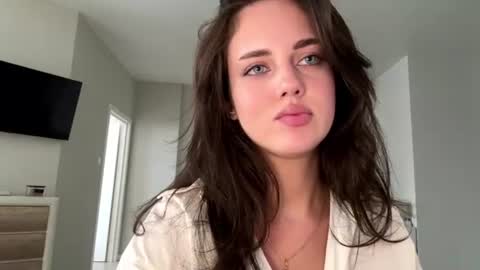 Mia online show from July 28, 12:48 pm