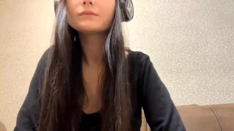 Aurora 18yo online show from November 2, 11:21 am