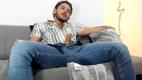 favid95 online show from January 11, 11:13 pm