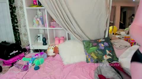 fawnmoonx online show from December 24, 9:33 pm